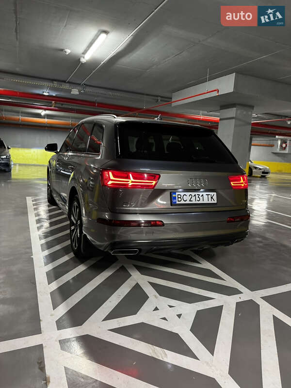 Позашляховик / Кросовер Audi Q7 2017 в Львові