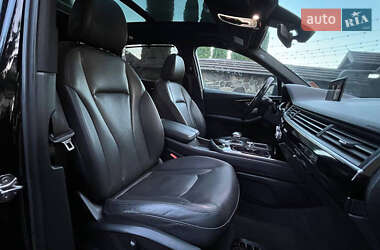 Позашляховик / Кросовер Audi Q7 2016 в 