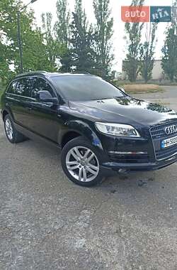 Позашляховик / Кросовер Audi Q7 2007 в 