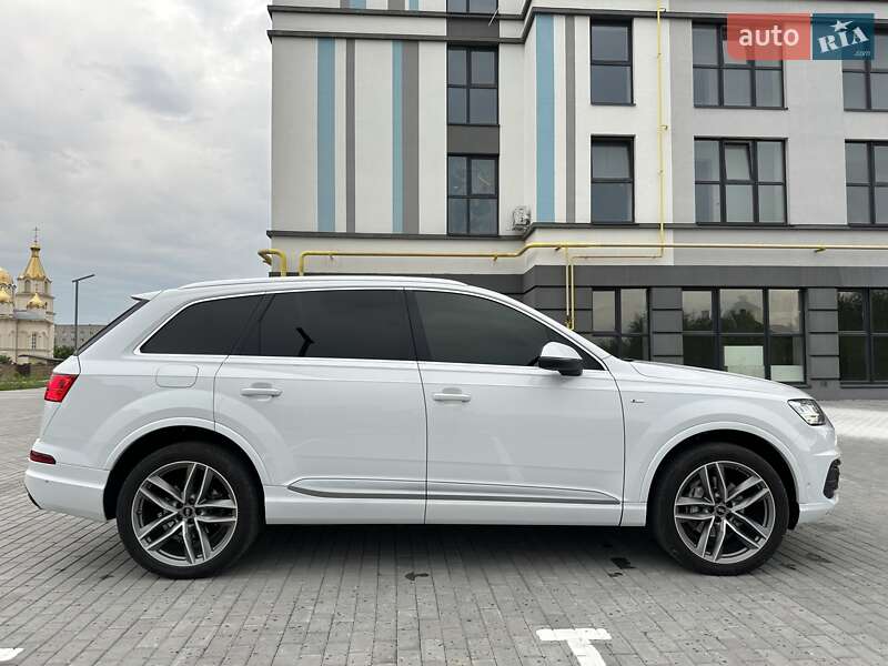 Позашляховик / Кросовер Audi Q7 2016 в Ковелі