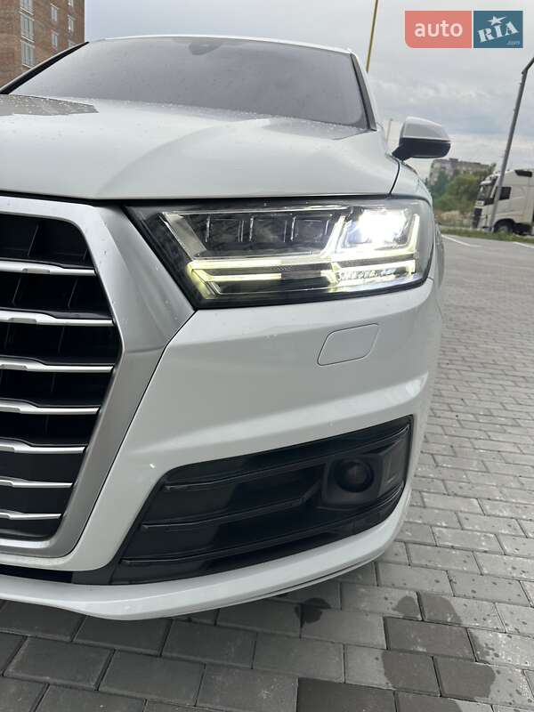 Позашляховик / Кросовер Audi Q7 2016 в Ковелі