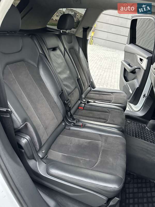 Позашляховик / Кросовер Audi Q7 2016 в Ковелі