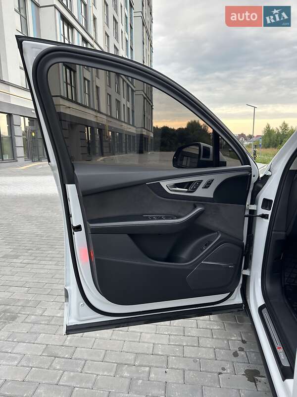 Позашляховик / Кросовер Audi Q7 2016 в Ковелі