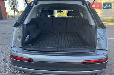 Позашляховик / Кросовер Audi Q7 2016 в 