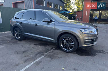 Позашляховик / Кросовер Audi Q7 2016 в 