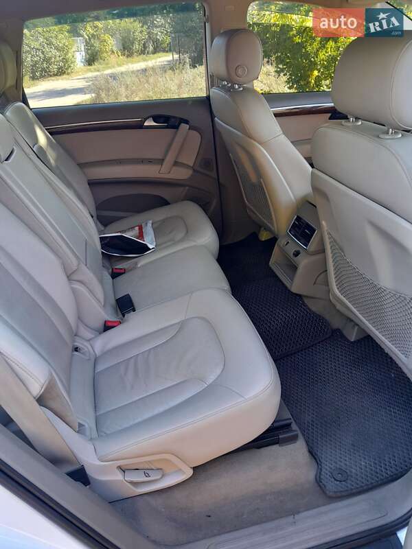 Позашляховик / Кросовер Audi Q7 2010 в Вишгороді