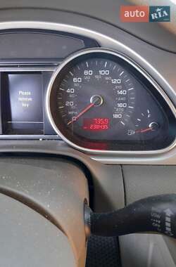 Внедорожник / Кроссовер Audi Q7 2010 в 