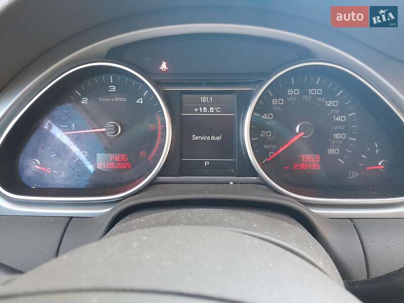 Позашляховик / Кросовер Audi Q7 2010 в Вишгороді