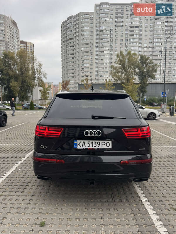 Внедорожник / Кроссовер Audi Q7 2018 в Киеве