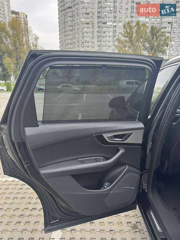 Внедорожник / Кроссовер Audi Q7 2018 в Киеве