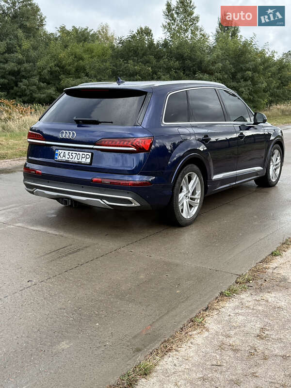 Внедорожник / Кроссовер Audi Q7 2020 в Киеве