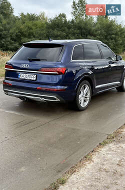Позашляховик / Кросовер Audi Q7 2020 в 