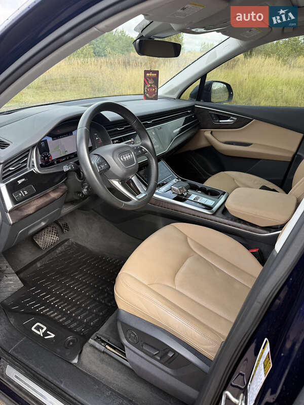 Внедорожник / Кроссовер Audi Q7 2020 в Киеве