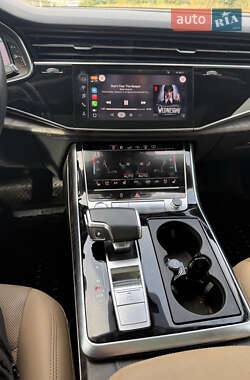 Позашляховик / Кросовер Audi Q7 2020 в 