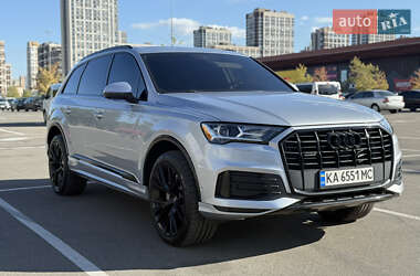 Внедорожник / Кроссовер Audi Q7 2021 в 
