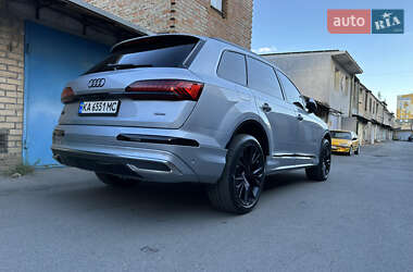 Внедорожник / Кроссовер Audi Q7 2021 в 
