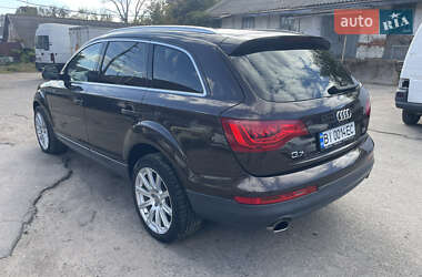 Позашляховик / Кросовер Audi Q7 2012 в 