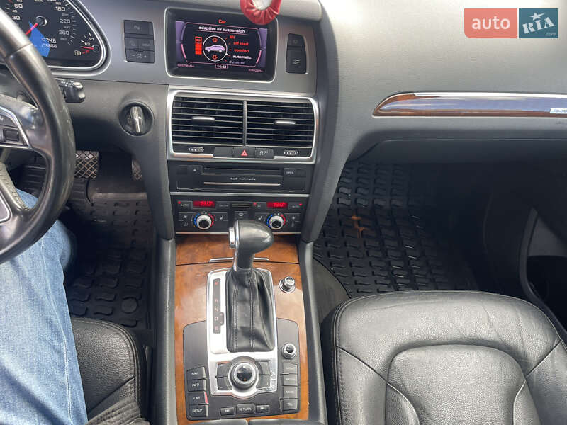Позашляховик / Кросовер Audi Q7 2012 в Полтаві
