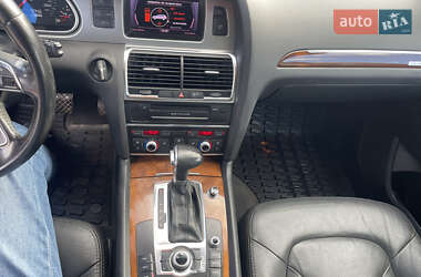 Позашляховик / Кросовер Audi Q7 2012 в 