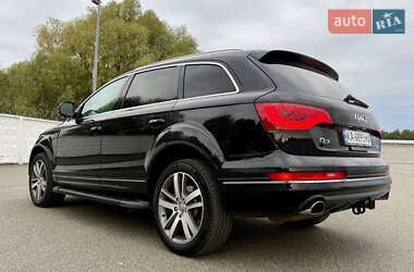 Внедорожник / Кроссовер Audi Q7 2015 в 