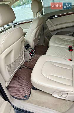 Внедорожник / Кроссовер Audi Q7 2015 в 