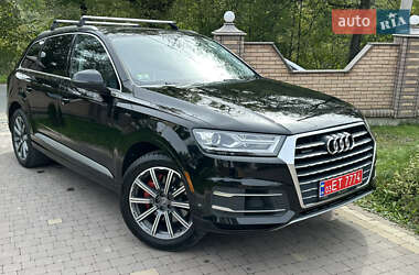 Внедорожник / Кроссовер Audi Q7 2017 в 
