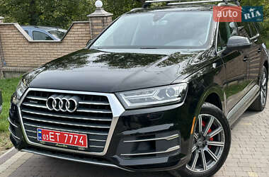 Внедорожник / Кроссовер Audi Q7 2017 в 