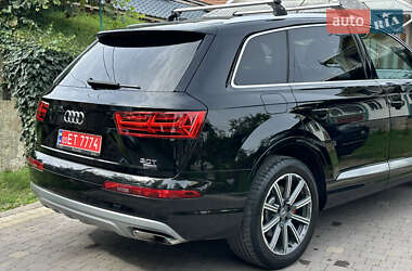 Внедорожник / Кроссовер Audi Q7 2017 в 