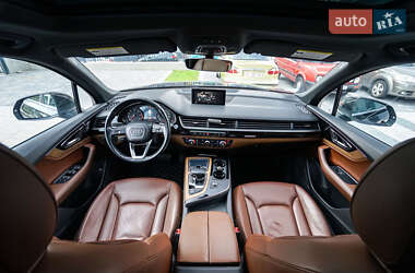 Позашляховик / Кросовер Audi Q7 2017 в 