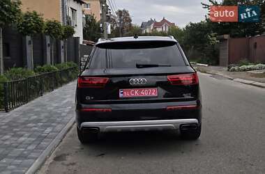 Внедорожник / Кроссовер Audi Q7 2018 в 