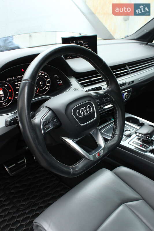 Позашляховик / Кросовер Audi Q7 2017 в Києві