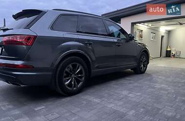 Позашляховик / Кросовер Audi Q7 2016 в 