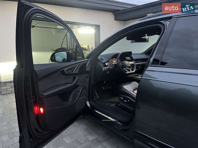 Позашляховик / Кросовер Audi Q7 2016 в Дніпрі