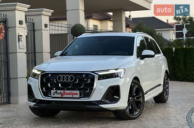 Позашляховик / Кросовер Audi Q7 2025 в 