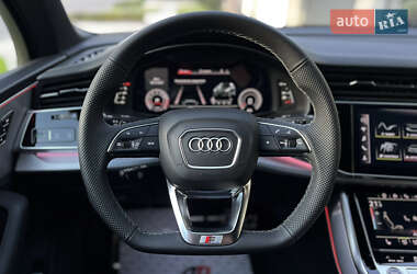 Позашляховик / Кросовер Audi Q7 2025 в 