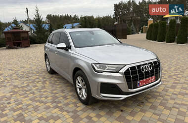 Внедорожник / Кроссовер Audi Q7 2017 в 