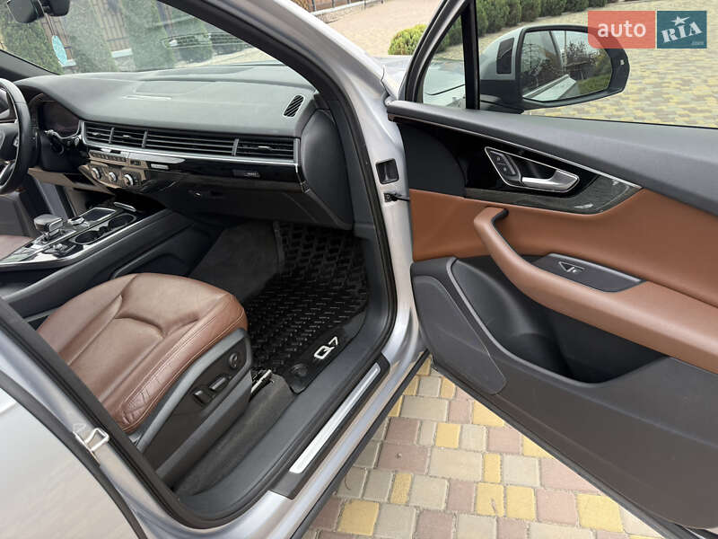 Позашляховик / Кросовер Audi Q7 2017 в Полтаві