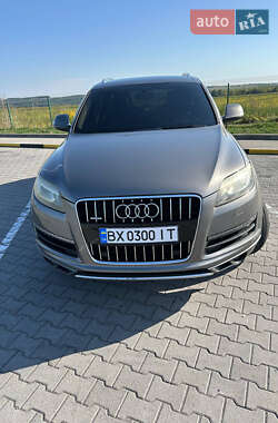 Позашляховик / Кросовер Audi Q7 2011 в 