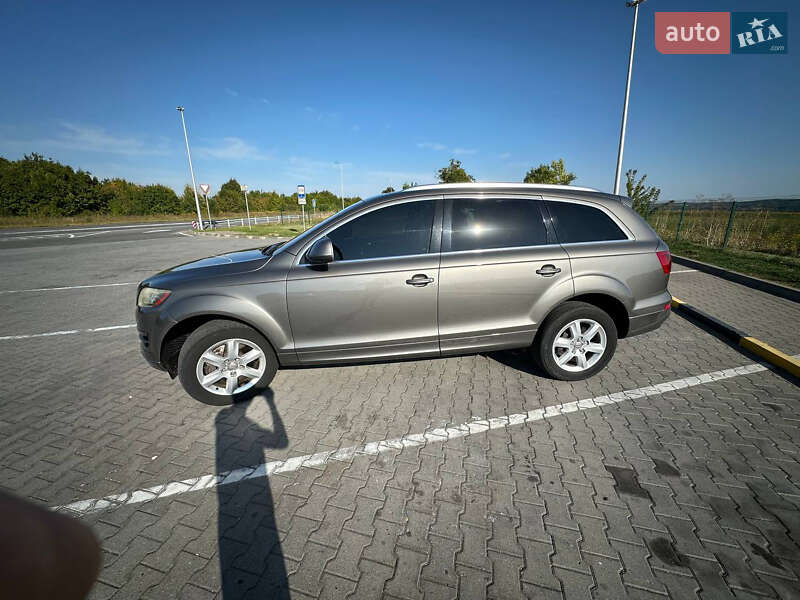 Позашляховик / Кросовер Audi Q7 2011 в Летичіві