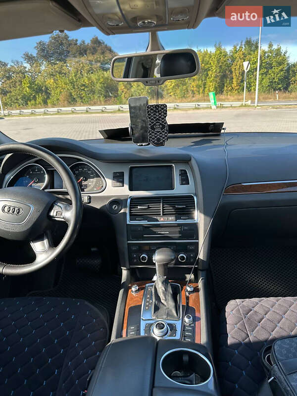 Позашляховик / Кросовер Audi Q7 2011 в Летичіві