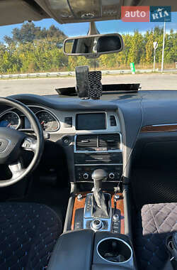 Позашляховик / Кросовер Audi Q7 2011 в 