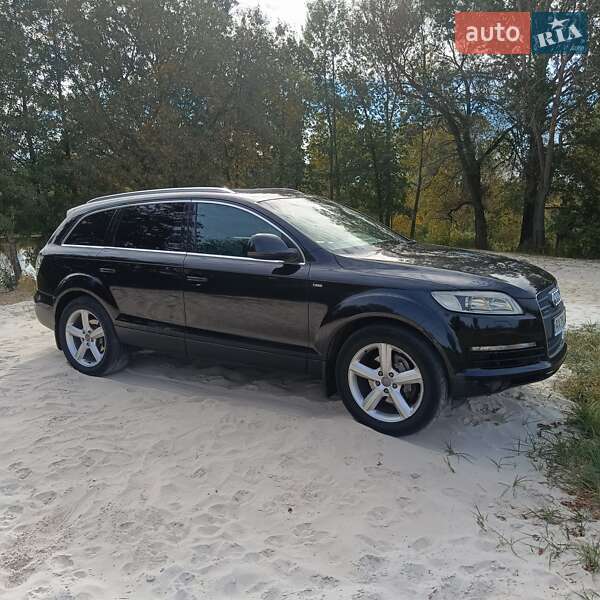 Позашляховик / Кросовер Audi Q7 2008 в 
