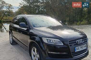 Позашляховик / Кросовер Audi Q7 2008 в 