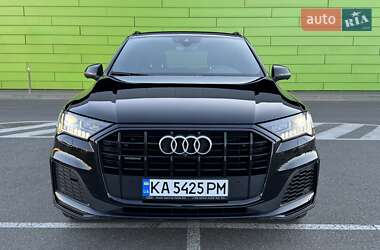Позашляховик / Кросовер Audi Q7 2020 в 