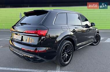 Позашляховик / Кросовер Audi Q7 2020 в 