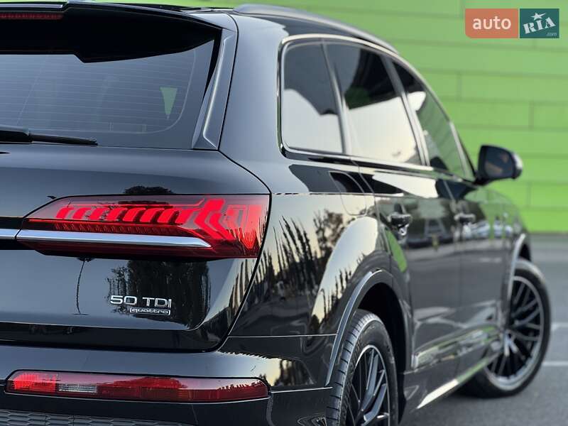Внедорожник / Кроссовер Audi Q7 2020 в Киеве