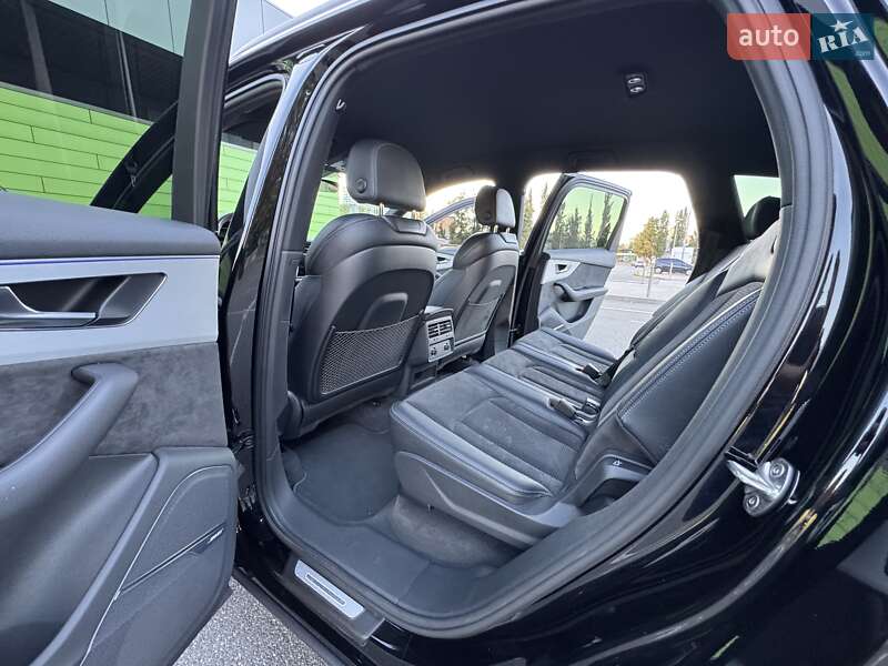 Внедорожник / Кроссовер Audi Q7 2020 в Киеве