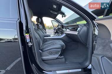 Позашляховик / Кросовер Audi Q7 2020 в 