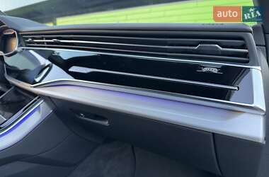 Позашляховик / Кросовер Audi Q7 2020 в 
