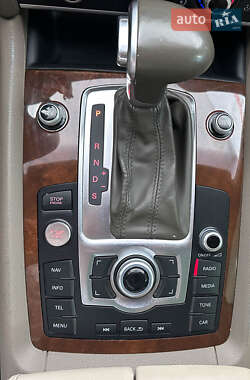 Позашляховик / Кросовер Audi Q7 2012 в 